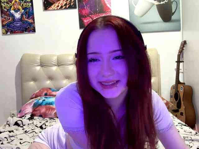 emoemily Live Webcam on BongaCams