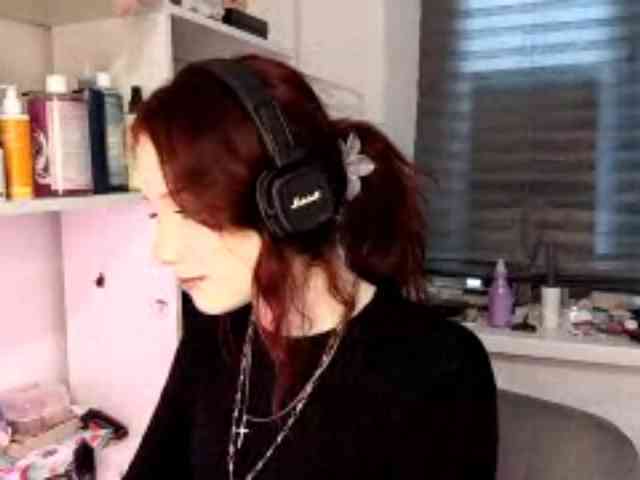emoemily webcam