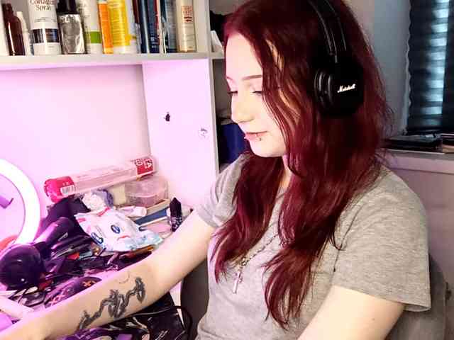 emoemily Sex Cam Show
