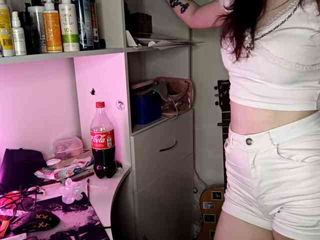 emoemily webcam