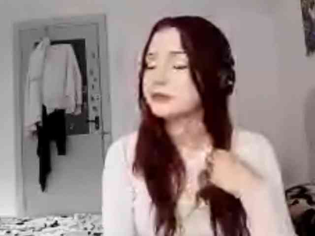 emoemily webcam