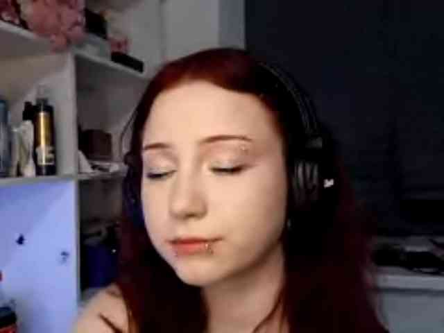 emoemily webcam