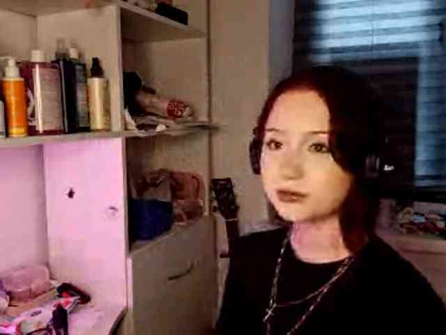 emoemily webcam