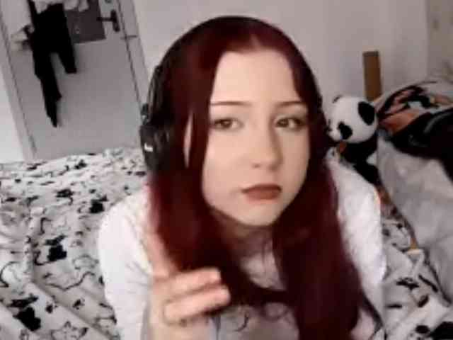 Модель: emoemily