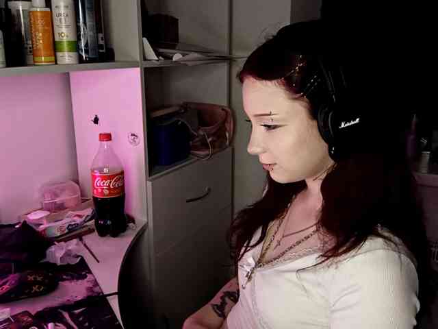 emoemily webcam