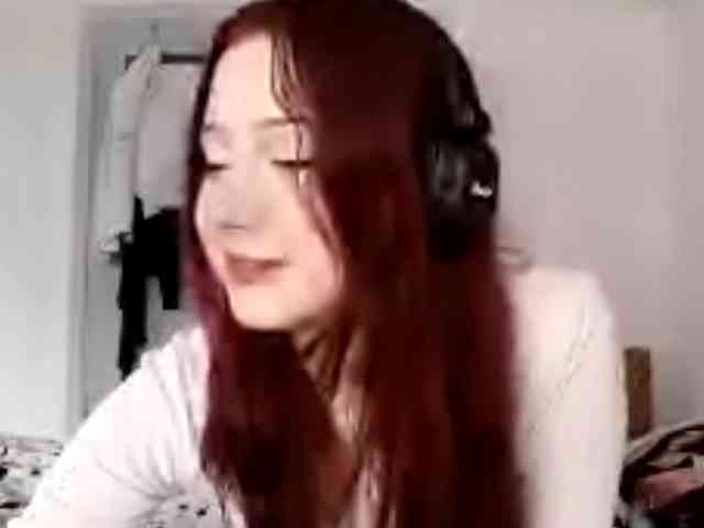 emoemily webcam