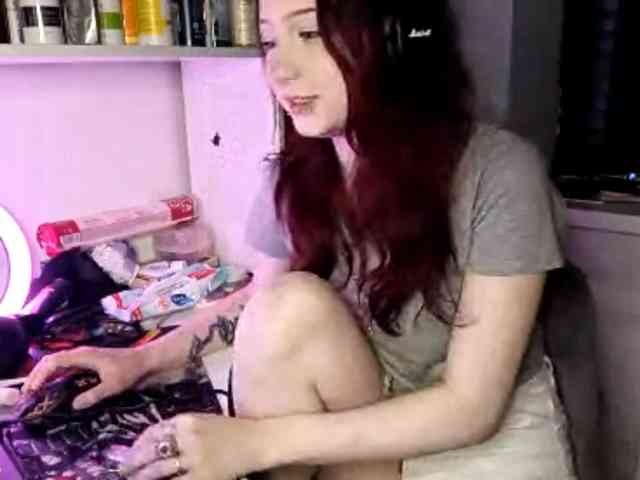 emoemily Sex Cam Show