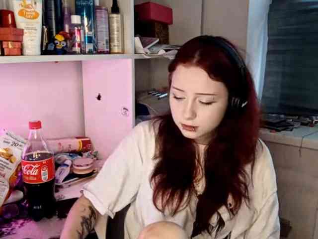 Modelo: emoemily