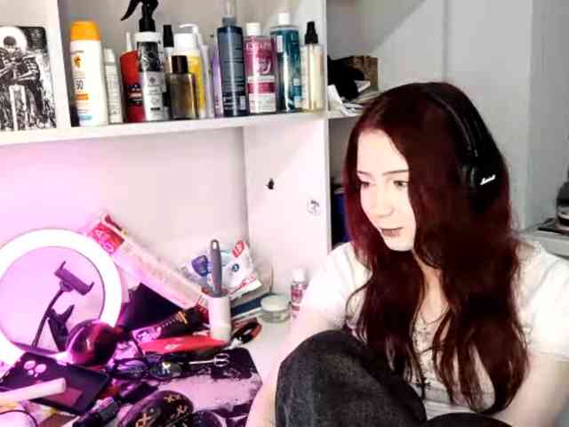emoemily webcam