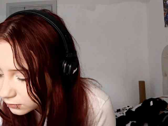 emoemily webcam