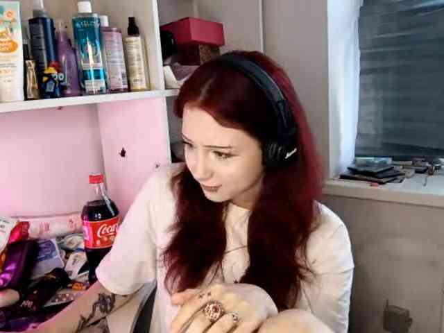 emoemily webcam