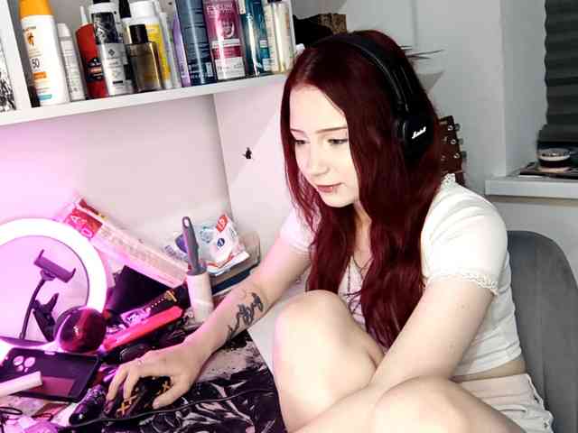 emoemily webcam