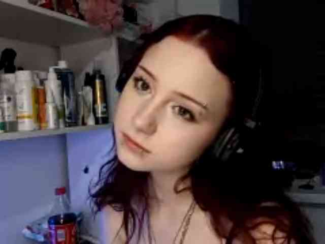 emoemily webcam