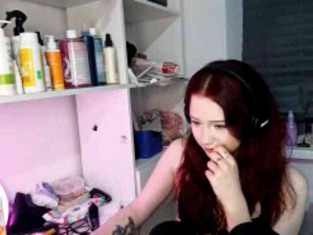 emoemily webcam