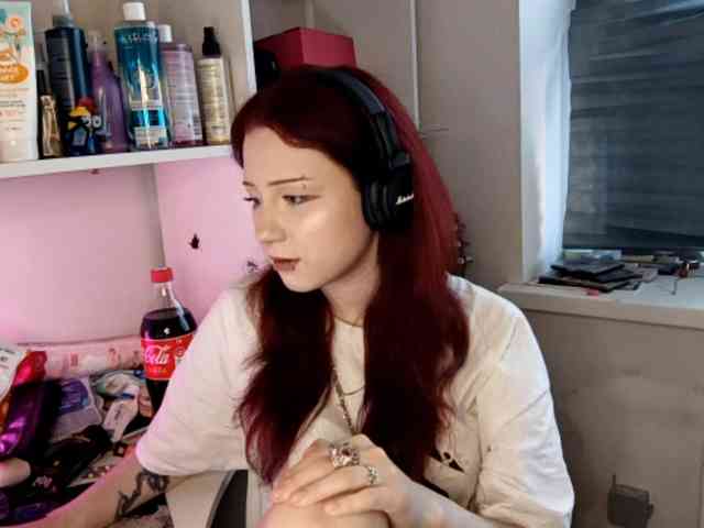 Модель: emoemily