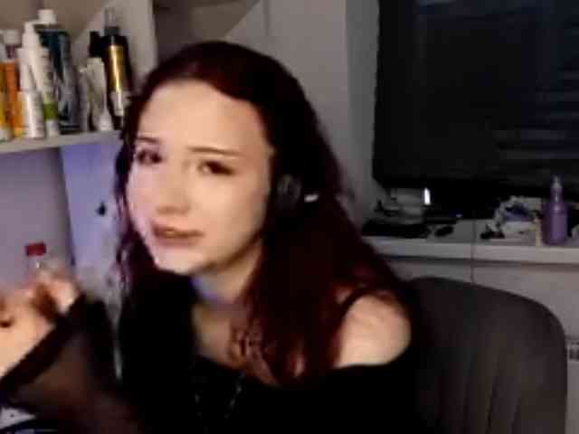emoemily webcam