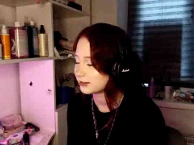 emoemily webcam