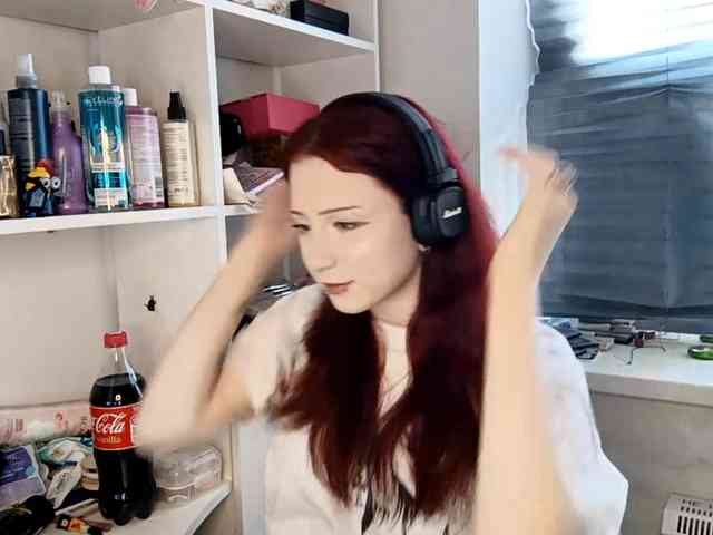 emoemily webcam
