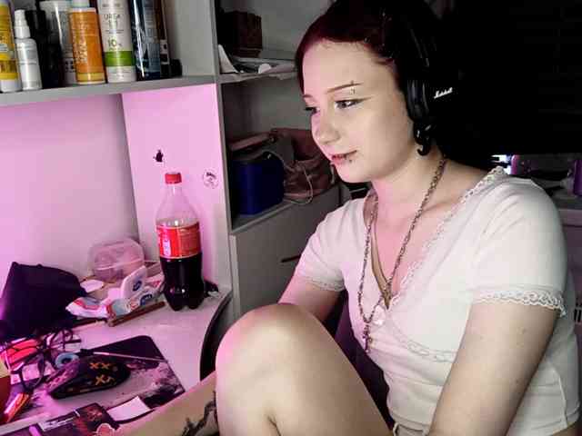 emoemily webcam