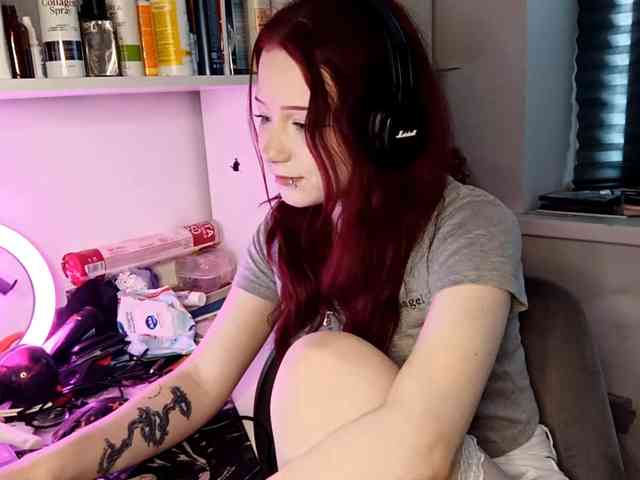 emoemily Sex Cam Show