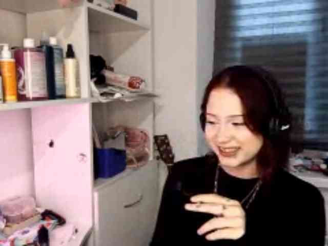emoemily webcam