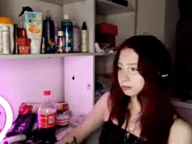 emoemily webcam