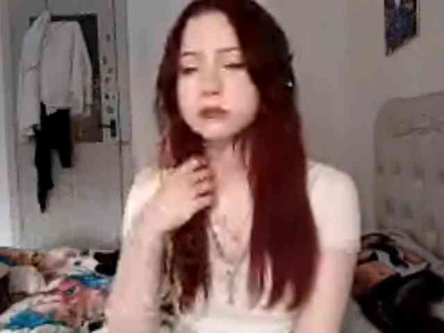 emoemily webcam