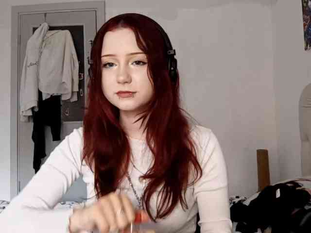 emoemily webcam
