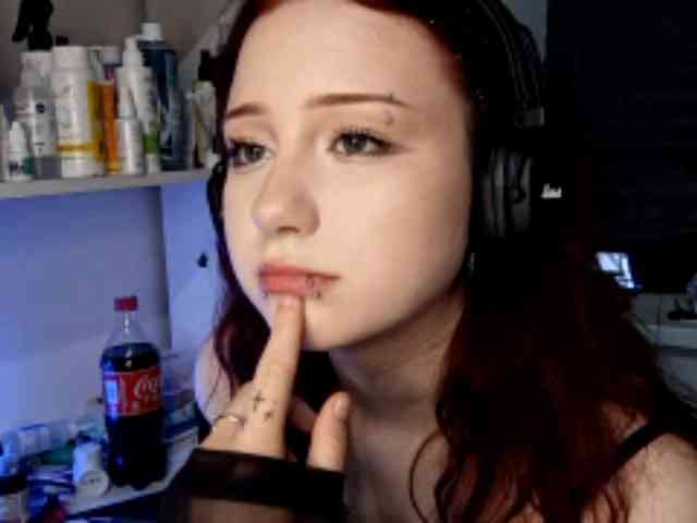 emoemily webcam
