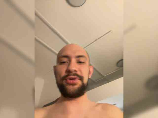 AdelAfterDark webcam