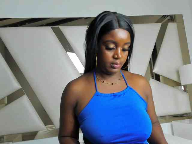 Модель: PaulaWeston1