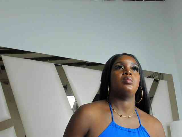 Модель: PaulaWeston1