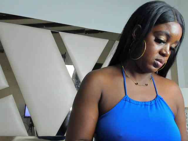 Модель: PaulaWeston1