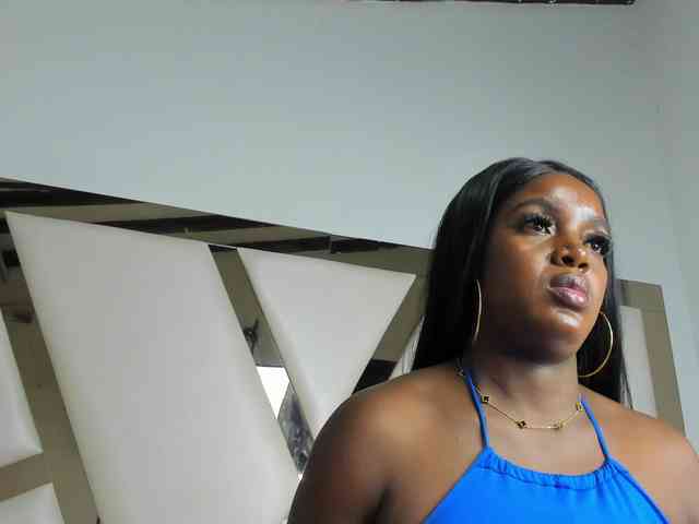 Модель: PaulaWeston1