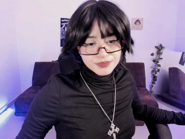 Lizzy-c-e-e live cam on BongaCams