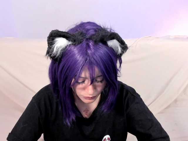 Lizzy-c-e-e live cam on BongaCams