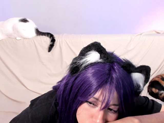 Lizzy-c-e-e live cam on BongaCams