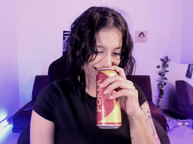 Lizzy-c-e-e live cam on BongaCams