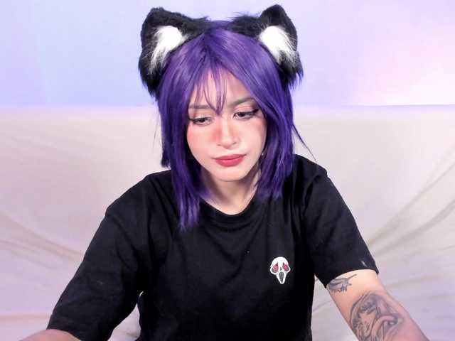 Lizzy-c-e-e live cam on BongaCams