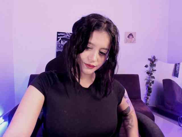 Lizzy-c-e-e webcam