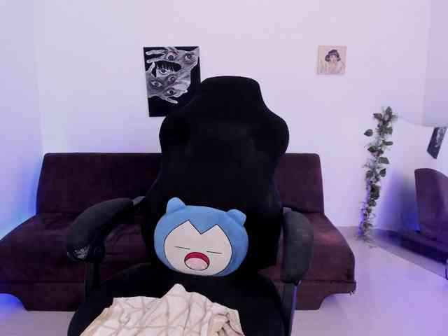 Lizzy-c-e-e Live Webcam on BongaCams