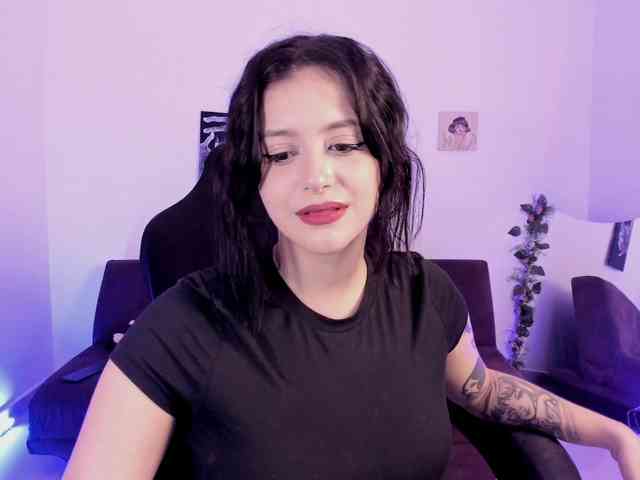Lizzy-c-e-e webcam