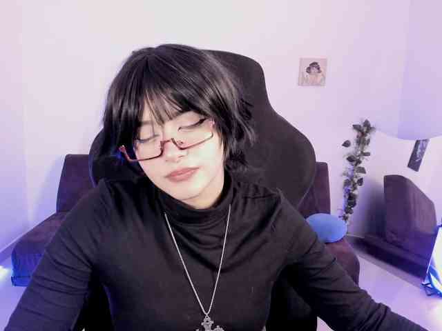 Lizzy-c-e-e webcam
