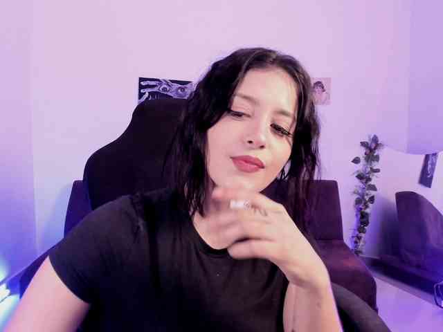 Lizzy-c-e-e webcam