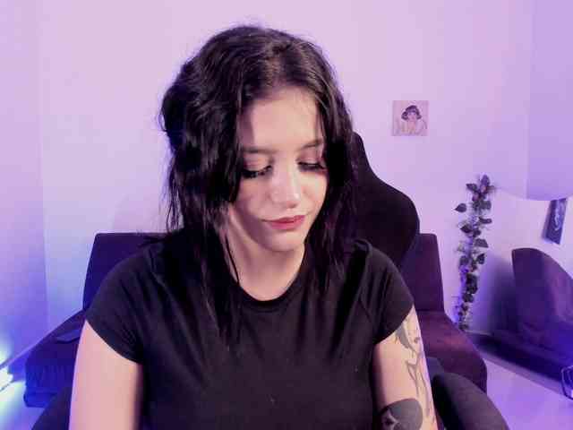 Lizzy-c-e-e webcam