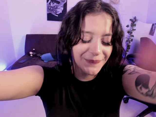 Lizzy-c-e-e webcam