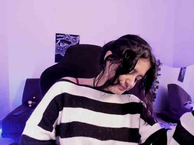 Lizzy-c-e-e webcam