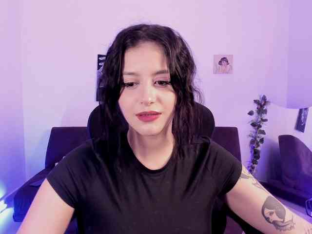 Lizzy-c-e-e webcam