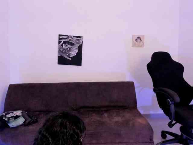 Lizzy-c-e-e webcam