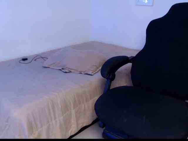 Lizzy-c-e-e webcam